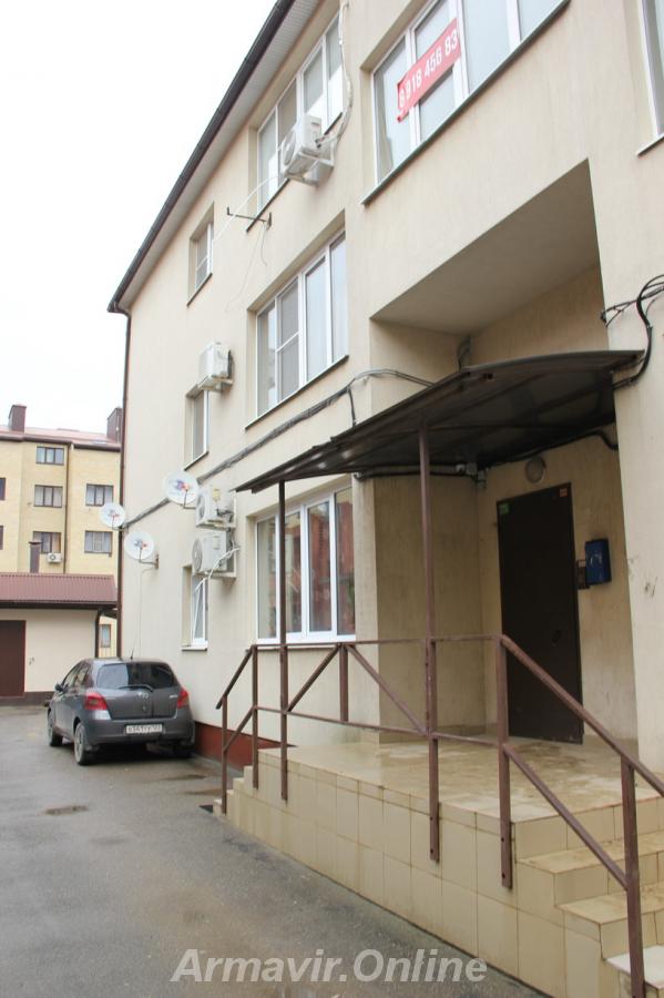 Продаю 2-комн квартиру, 77 кв м Армавир