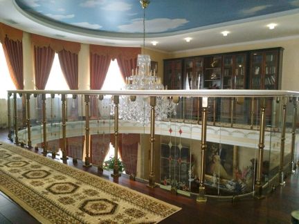 Изготовление и монтаж деревянных лестниц  - купить на сайте объявлений Краснодар онлайн