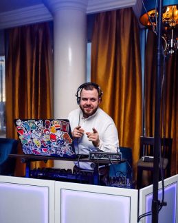 Dj (Диджей), ведущий на праздник, проф. звук  - купить на сайте объявлений Краснодар онлайн