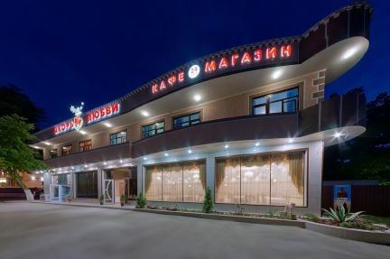 Официант на круглый год  - купить на сайте объявлений Джубга кп онлайн