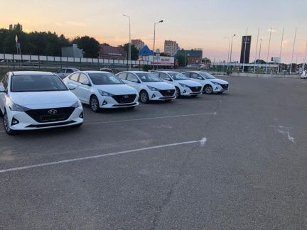 Водитель в таксопарк с арендным авто  - купить на сайте объявлений Краснодар онлайн