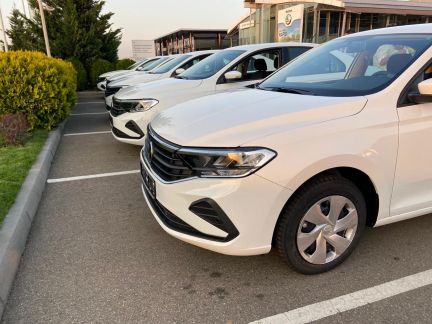 Работа на брендированном автомобиле Яндекс. Такси  - купить на сайте объявлений Краснодар онлайн