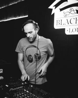 Dj  - купить на сайте объявлений Сочи онлайн