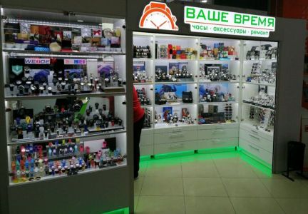 Требуется продавец-консультант  - купить на сайте объявлений Севастополь онлайн