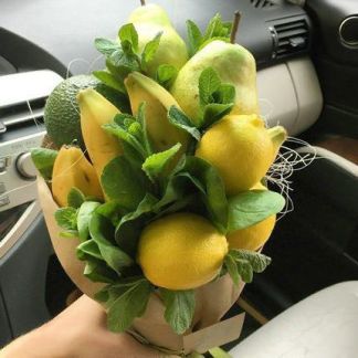 Букет из фруктов и цветов  - купить на сайте объявлений Сочи онлайн