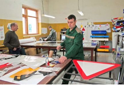 Поклейщик пленки  - купить на сайте объявлений Краснодар онлайн