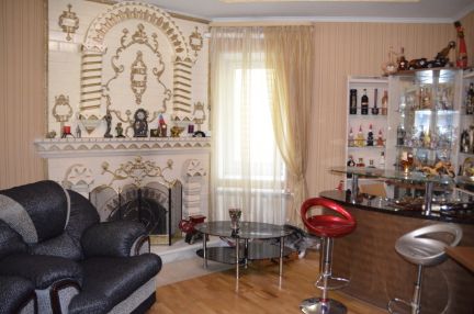 Дом 400 м кв. на участке 4 сот.  Армавир