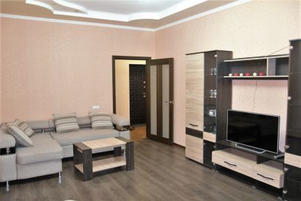 Сдам 1-комнатную квартиру, 49 м кв., 2/4 эт.  Армавир