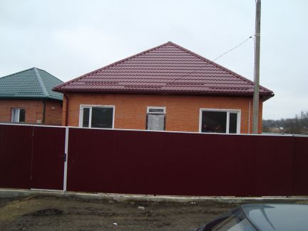 Дом 110 м кв. на участке 5 сот.  Армавир