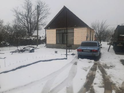 Дом 54 м кв. на участке 6 сот.  Армавир