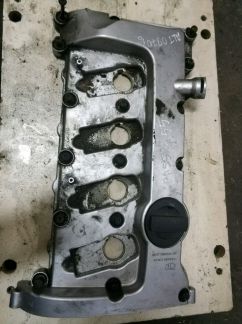 Клапанная крышка Audi Volkswagen 2.0 ALT  - купить на сайте объявлений Армавир онлайн