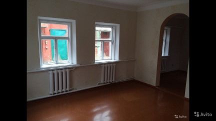 Дом 54 м кв. на участке 8 сот.  Армавир