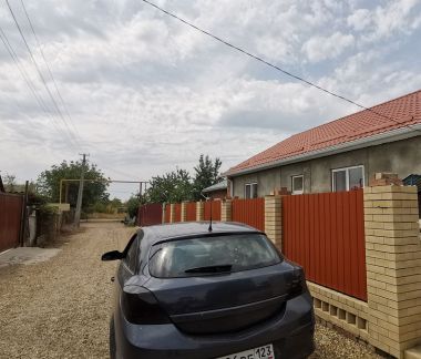 Дом 92 м кв. на участке 5 сот.  Армавир