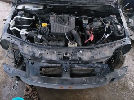 Передняя часть renault sandero stepway  Армавир