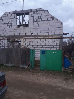 Дом 115 м кв. на участке 4 сот.  Армавир