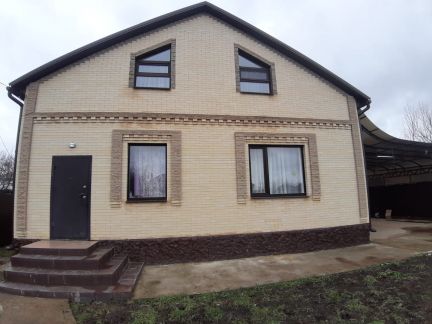 Дом 150 м кв. на участке 5 сот.  Армавир