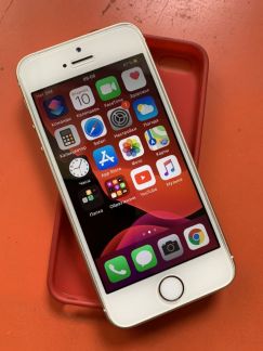 iPhone se 64gb  Армавир