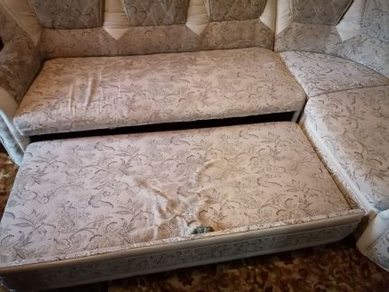 Диван и кресло  - купить на сайте объявлений Армавир онлайн