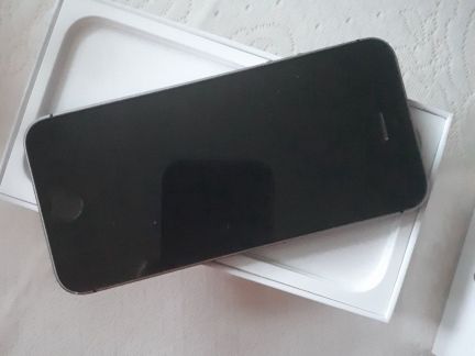 Телефон iPhone SE  Армавир