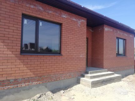 Дом 81 м кв. на участке 3 сот.  Армавир