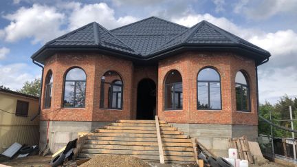 Дом 400 м кв. на участке 5.8 сот.  Армавир
