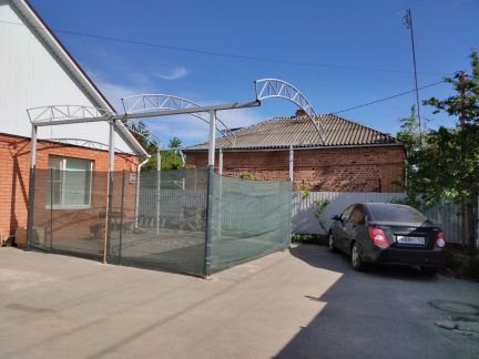 Продаю 2х комнатную квартиру, 44 м кв., 1/1 эт.  Армавир